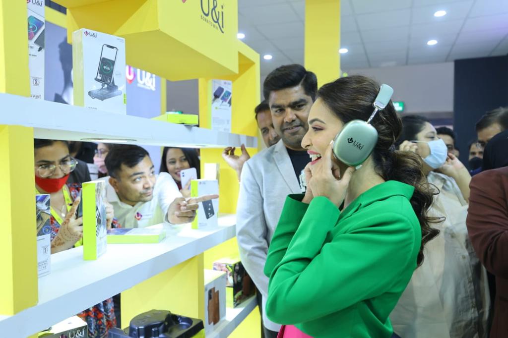 Kriti Kharbanda Launches New Range of U&i Products at Mobile India Expo 2022